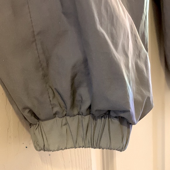 NWOT Forever 21 women’s reflective silver gray jogging pants - Picture 4 of 14